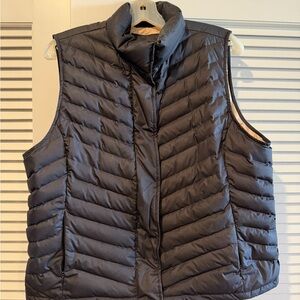 Talbots Black and Cream Puffer Vest